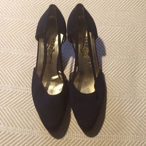Salvatore Ferragamo | Vintage kitten heel pumps